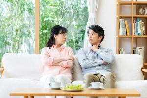 離婚したら住宅ローンはどうなる？ポイントや妻・夫が住むケースも解説