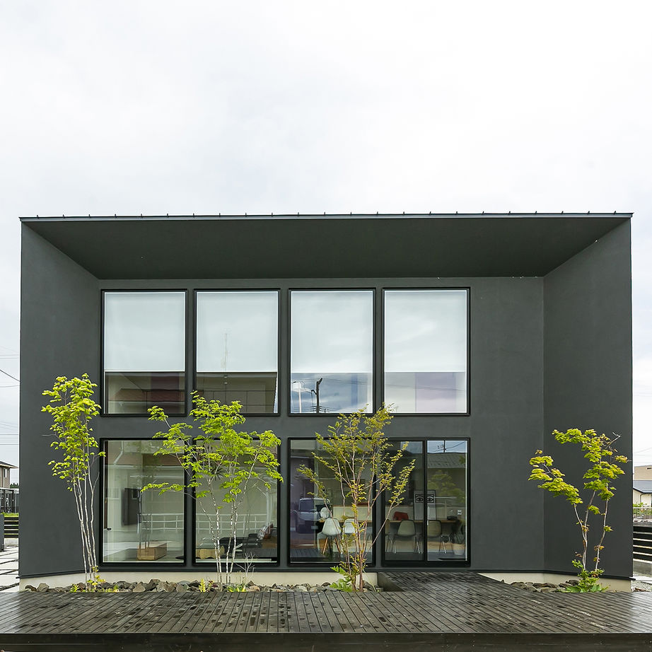 美術館のような外観、カフェのようなダイニングなど、唯一無二のこだわりをカタチにした家