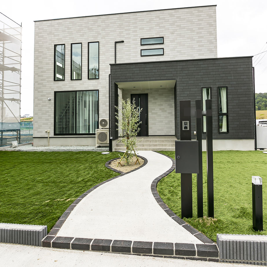 白をベースに、憧れていた「生活感のない家」を実現